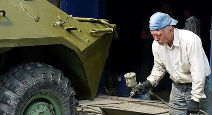 Реставраторы классических автомобилей сменили хобби на помощь армии