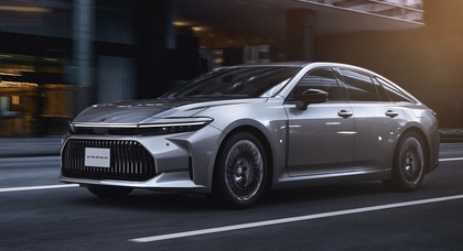 Toyota introduces Crown as its second hydrogen-electric model