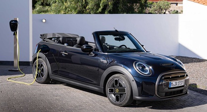 MINI to launch limited production of 2023 Cooper SE Convertible EV in Europe