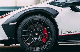 Bridgestone and Lamborghini Introduce World's First All-Terrain Run-Flat Tyre for the Huracán Sterrato