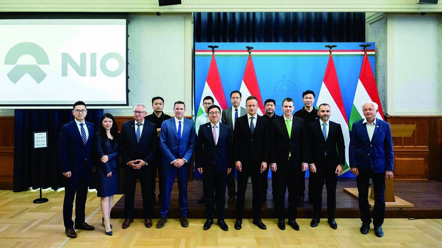 Representatives of NIO and the Hungarian government