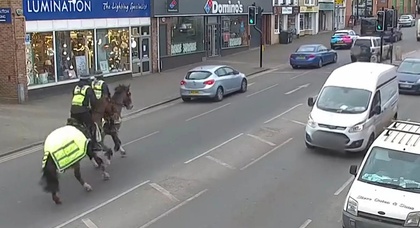 Police On Horseback Catch Distracted UK Driver On Cellphone