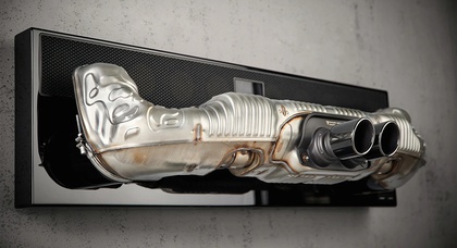911 Soundbar 2.0 Pro ist ein 12.000-Dollar-Soundsystem, das aus der 992 GT3-Abgasanlage von Porsche hergestellt wird