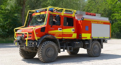 Mercedes dévoile les camions de pompiers et les ambulances Unimog pour l'événement FIREmobil 2023