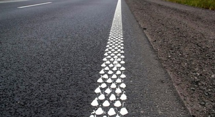 В Минрегионе предложили проектировать дороги с использованием шумовой и люминесцентной разметки