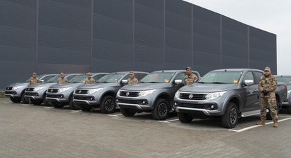 Волонтери передали ЗСУ нові пікапи Fiat