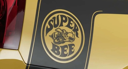 Dodge натякнула на повернення легендарної Super Bee
