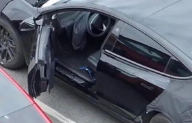 Latest photo of Tesla Model 3 refresh reveals the design of the new steering wheel