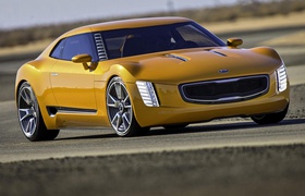Компания Kia представила заднеприводное купе Kia GT4 Stinger 