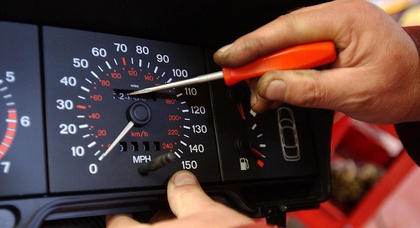 Odometer rollbacks have risen by 7% year-over-year — Carfax