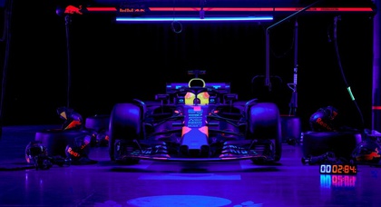 Механики Red Bull Racing поменяли колеса на болиде Формулы-1 в полной темноте всего за 2,84 секунды