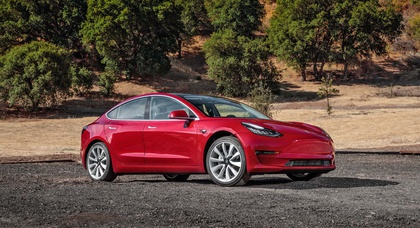 Электромобиль Tesla Model 3 можно открыть с помощью смартфона