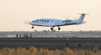 Der Prototyp eines vollelektrischen Flugzeugs absolviert seinen Erstflug