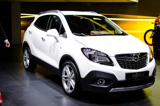 Opel представил публике новый компактный паркетник Mokka (живые фото)