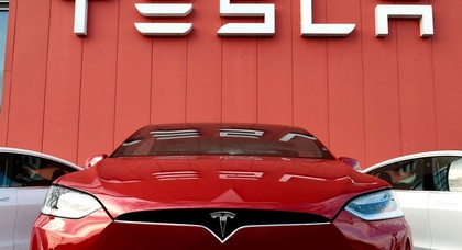 Tesla впервые зафиксировала прибыль по итогам года