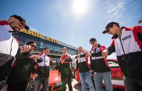 Porsche Road Tour: на взлётной полосе