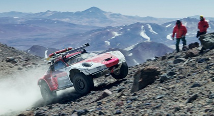Highly modified Porsche 911 sets new altitude world record