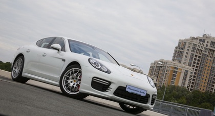 В Украине представлено новое поколение Porsche Panamera