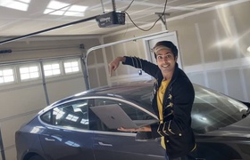 Владелец Tesla использовал свой электромобиль для майнинга криптовалют