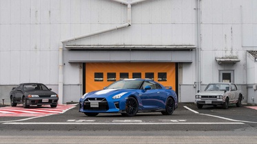 Nissan привез в Нью-Йорк юбилейную версию спорткара GT-R 