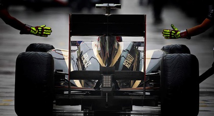 Группа Renault завершает сделку по приобретению команды Lotus F1 Team