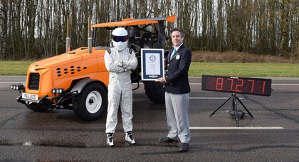 Стиг из Top Gear установил рекорд скорости на тракторе 