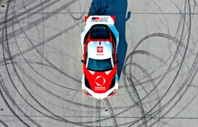 Toyota показала как дрифтит «Супра» на автопилоте (видео)