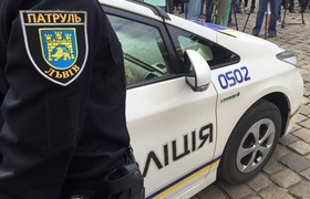 Львовские патрульные отрабатывают стрельбу по колёсам (видео)