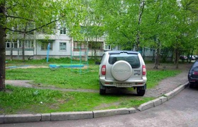 В Харькове установят 6 000 заграждений против парковок на газонах