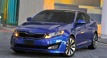 Kia recalls more than 250,000 Optimas that may have a piece of the ceiling fall off