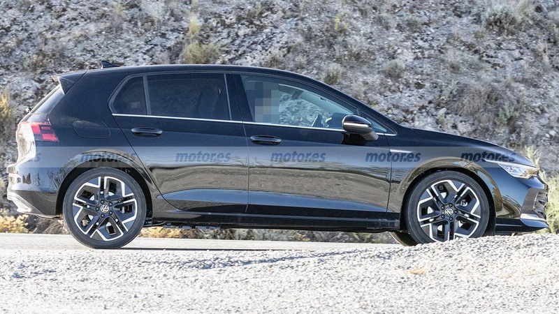 2024 Volkswagen Golf Facelift Spied Showing New Headlights