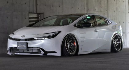 Toyota Prius Gets Lowered Suspension and Stanced Wheels for a Sportier Look
