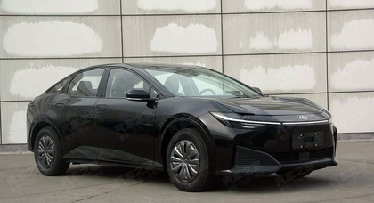 Toyota bZ3: Fotos der Elektro-Limousine größer als Corolla, aber kleiner als Camry ins Netz gelangt