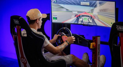 Le musée de Silverstone, au Royaume-Uni, a installé des simulateurs de course professionnels