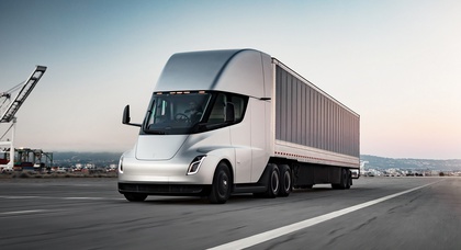 Un chauffeur de camion qualifie Tesla Semi de voiture complètement stupide