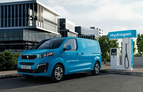 Фургон Peugeot Expert стал первым серийным водородомобилем бренда