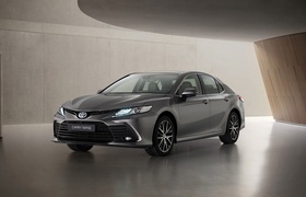 Toyota начала предварительное бронирование обновленной Camry