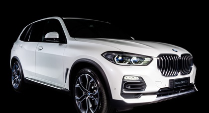 BMW X5 «оделся» в алькантару 