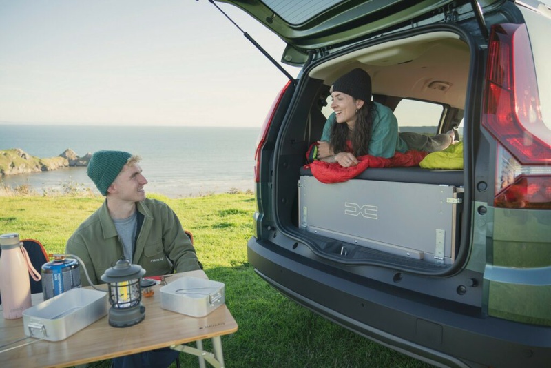 Dacia stellt Abenteuer-Zubehör vor: Verwandeln Sie Ihr Auto in eine Camping-Oase  mit dem neuen Heckklappenzelt – Autoua.net