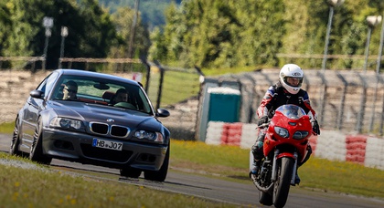 De Nürburgring heeft motoren verboden op de Nordschleife tijdens toeristische dagen