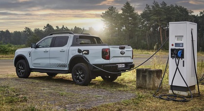 Новий пікап Ford Ranger PHEV поєднує електродвигун з 2,3-літровим бензиновим двигуном EcoBoost