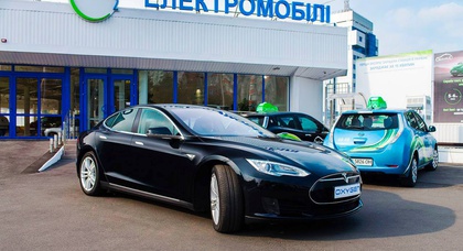 В Киеве Tesla Model S начал работать в такси