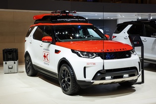 Land Rover Discovery для Красного Креста укомплектовали дроном на крыше 