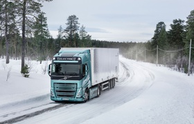 Электрические грузовики Volvo испытали вблизи полярного круга