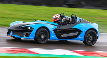 Zenos E10 повернувся з забуття: 385 сил при вазі 790 кг
