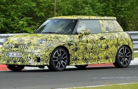 New Mini Cooper S Spied On Nurburgring With Massive Center Exhaust
