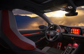 Volkswagen отзывает Golf GTI и Golf R 2022 модельного года из-за слишком чувствительного переключателя люка крыши