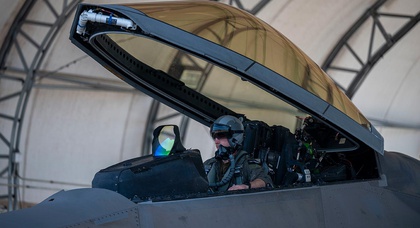 F-22-Piloten der US Air Force testen Helmtechnologie der nächsten Generation für verbesserte Leistung 