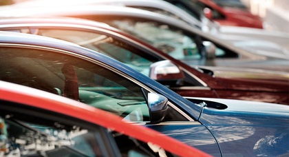 Продажи новых легковых автомобилей в ноябре немного уменьшились по сравнению с октябрем