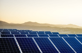SEAT verdreifacht seine Kapazität zur Erzeugung erneuerbarer Energie durch die Installation von 39.000 neuen Solarzellen